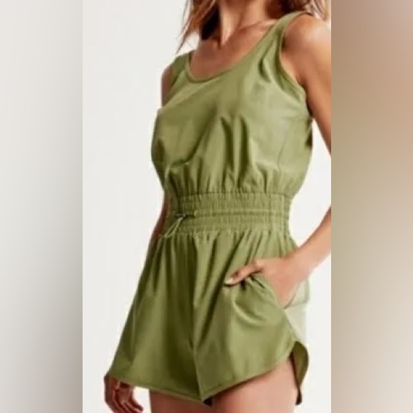 Abercrombie & Fitch Green Athletic Shorts Romper Women's Small Travel Athletic - Picture 3 of 13